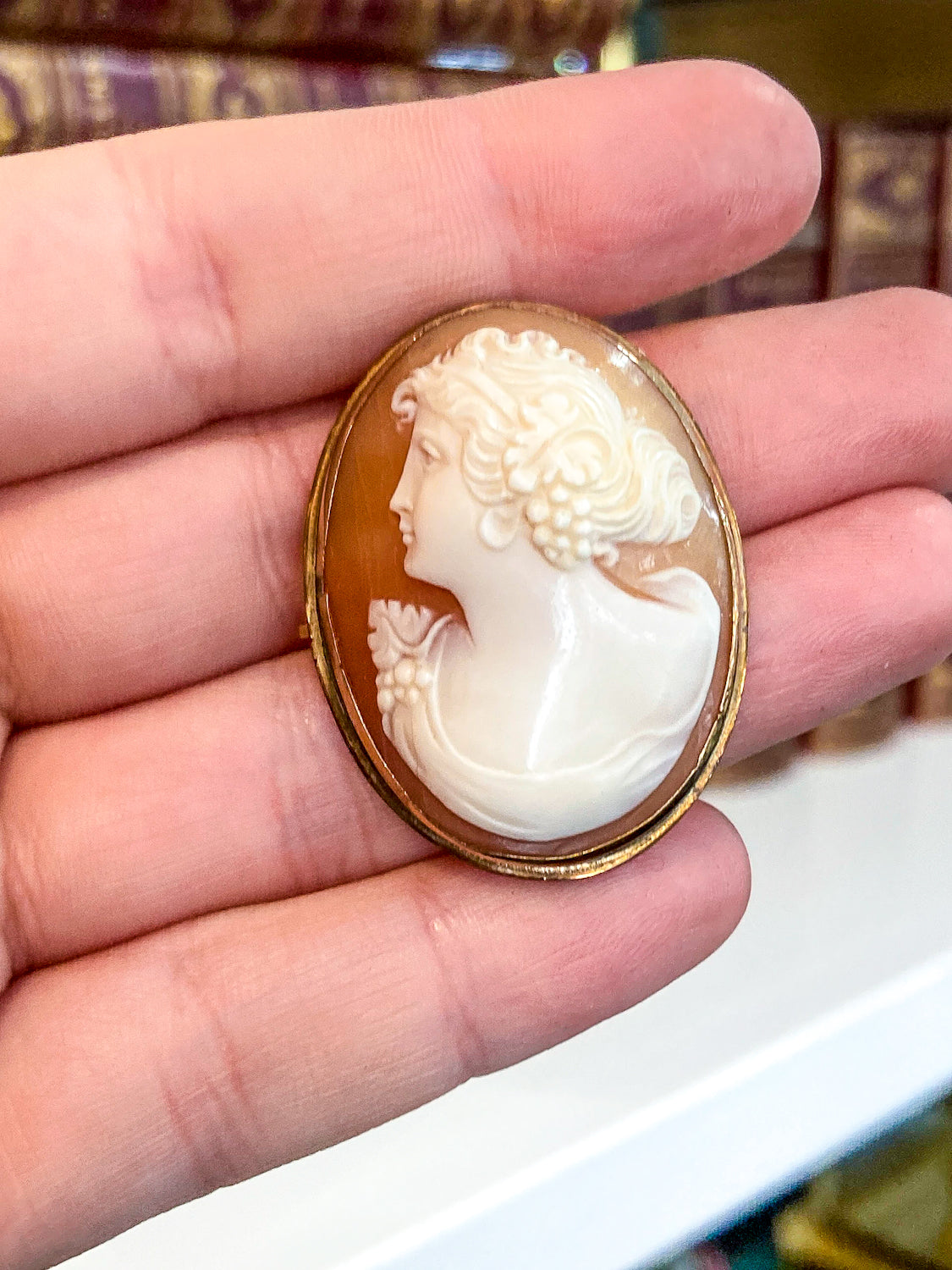 Antique 14K Gold Oval Carved Shell Cameo Convertible Brooch Pin Pendant