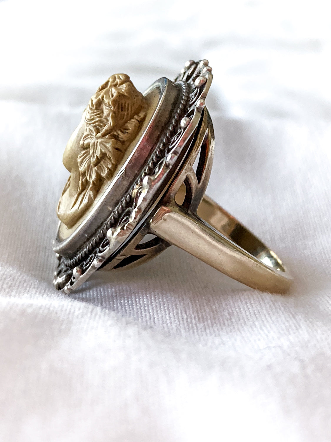 Antique Victorian Gold Sterling Silver Filigree Lava Stone Cameo Ring Side