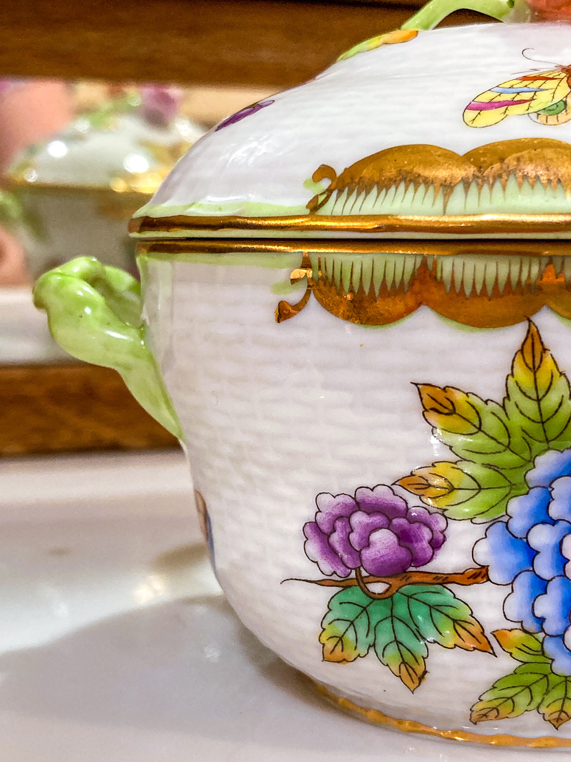 Miniature Queen Victoria Pattern Herend Hand Painted Porcelain Bonbonniere Jar