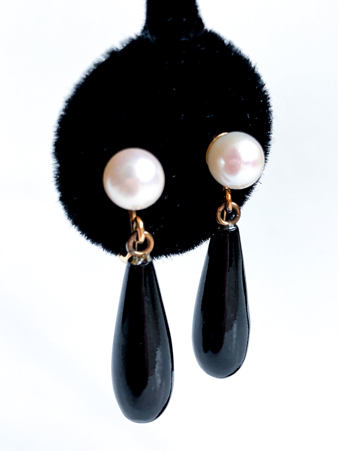 Vintage 12K Gold Filled Pearl Black Tear Drop Dangle Screwback Earrings