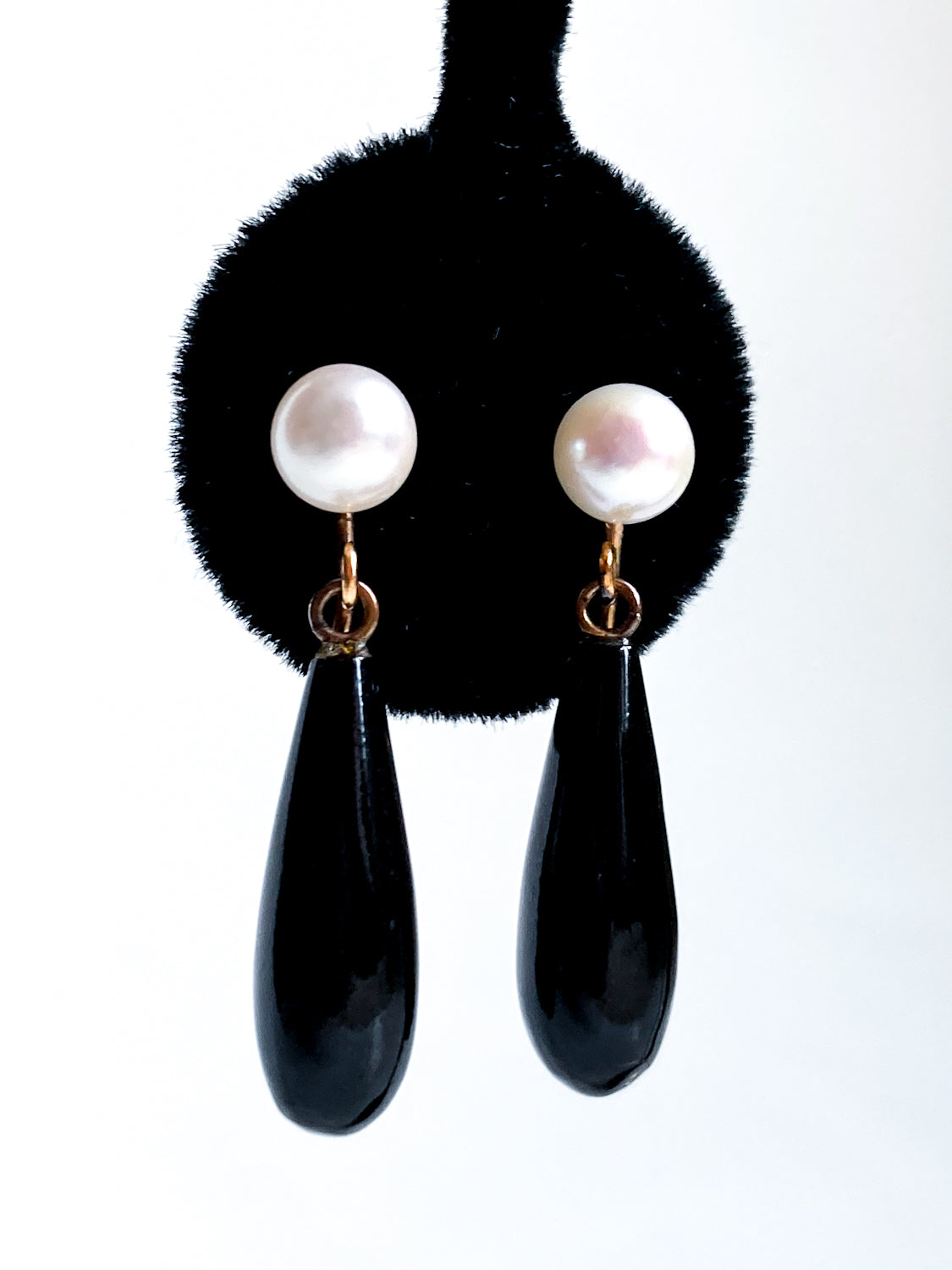 Vintage 12K Gold Filled Pearl Black Tear Drop Dangle Screwback Earrings