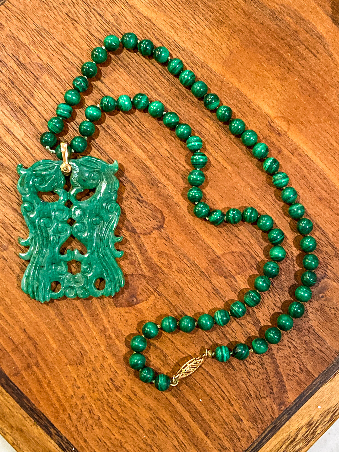 Vintage 14K Yellow Gold Green Malachite Bead Carved Pendant Necklace