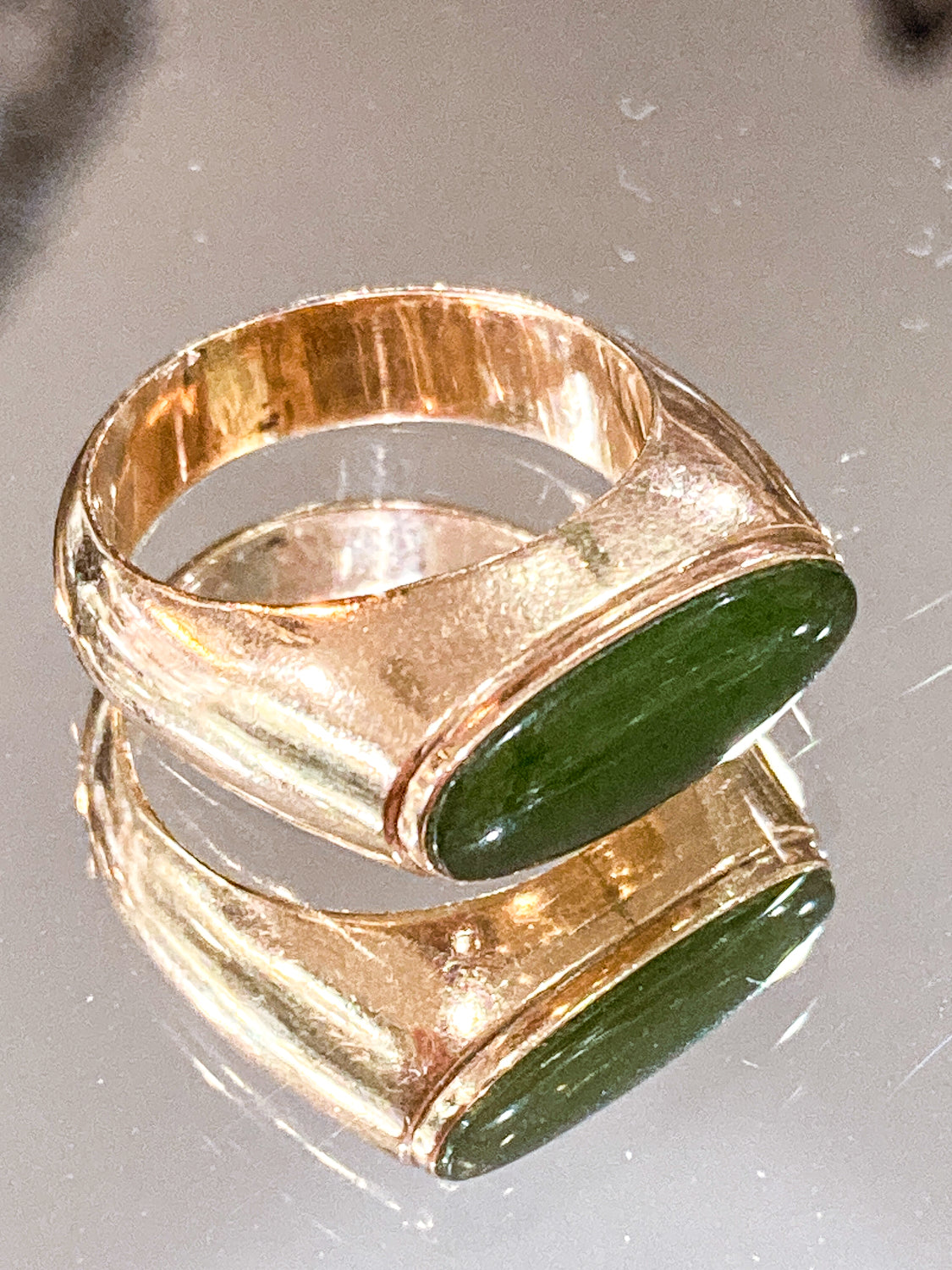 Timeless Vintage 14K Yellow Gold Oval Green Jade MCM Mod Ring