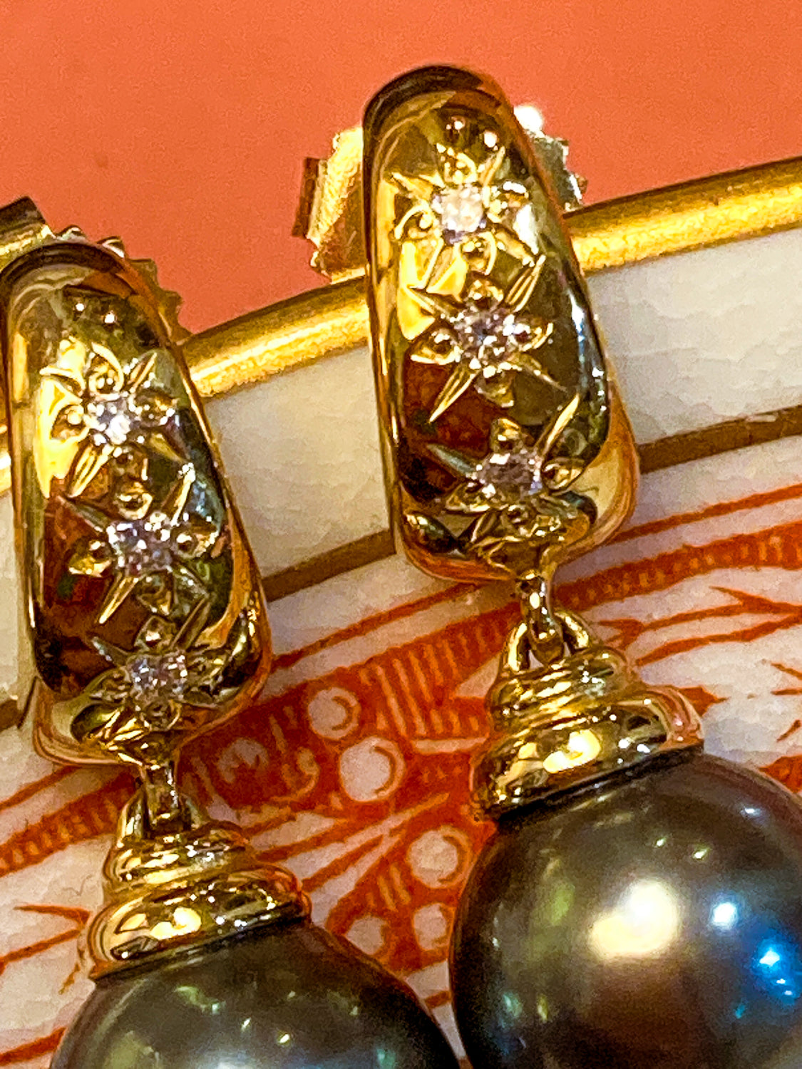 Vintage 18K Yellow Gold Triple Diamond Black Pearl Dangle Earrings