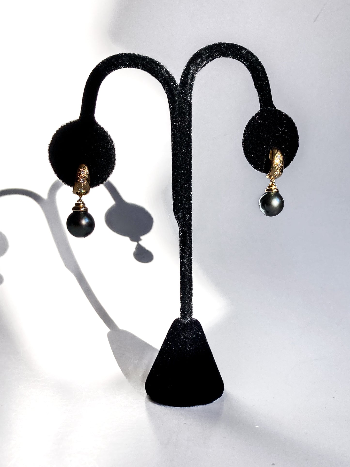 Vintage 18K Yellow Gold Triple Diamond Black Pearl Dangle Earrings