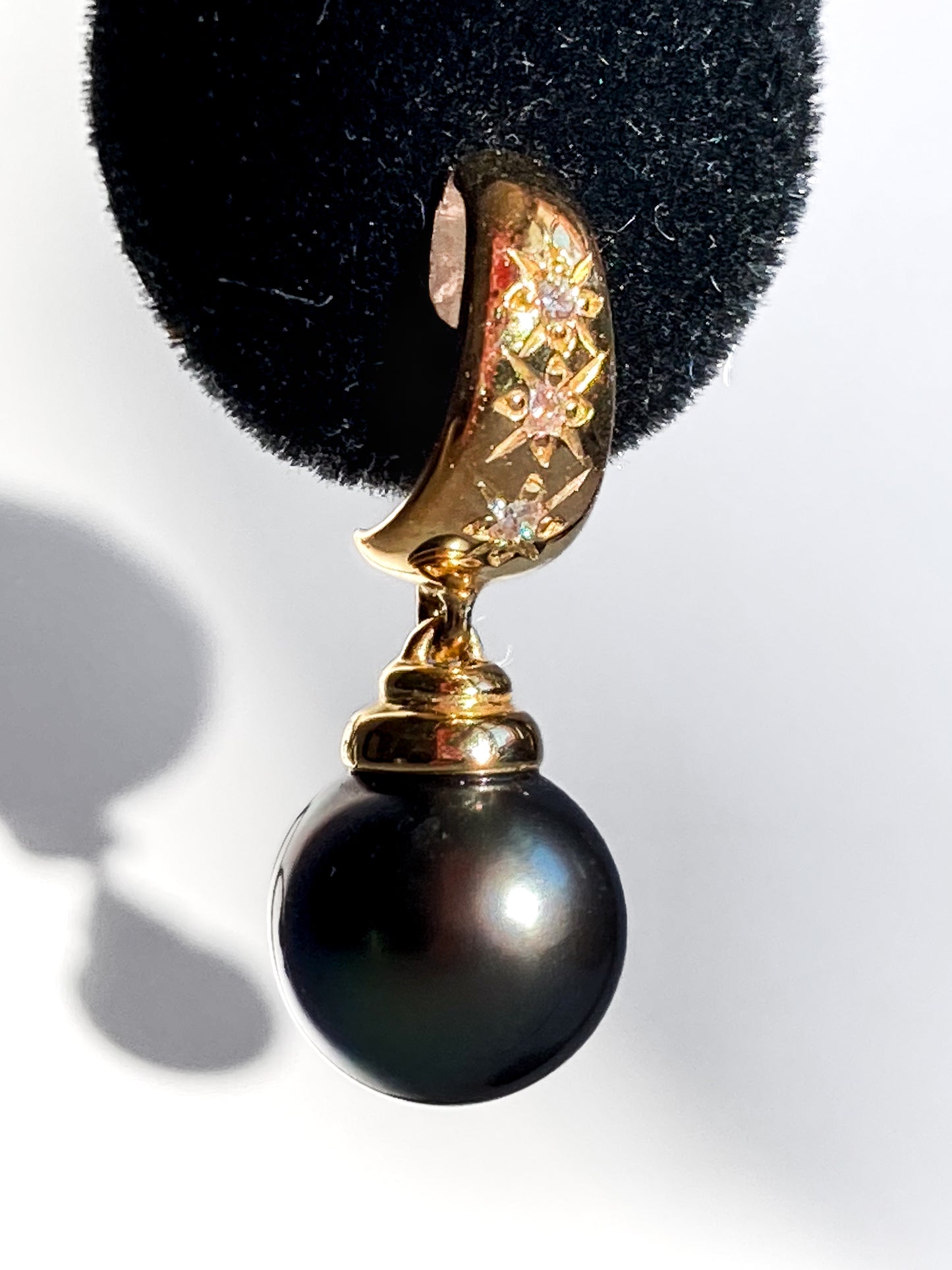 Vintage 18K Yellow Gold Triple Diamond Black Pearl Dangle Earrings