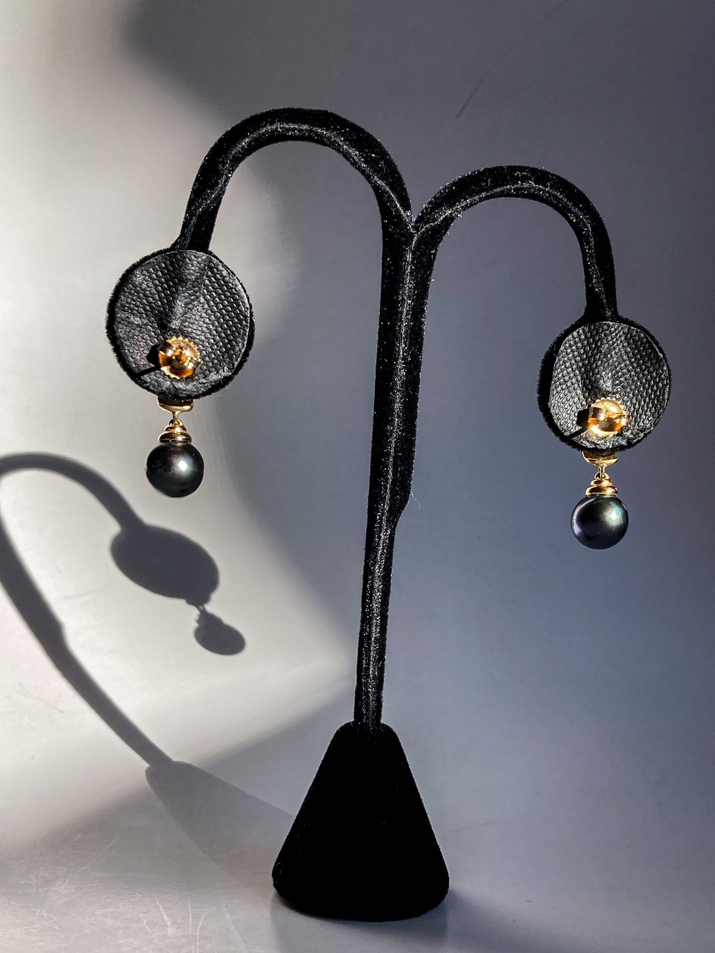 Vintage 18K Yellow Gold Triple Diamond Black Pearl Dangle Earrings