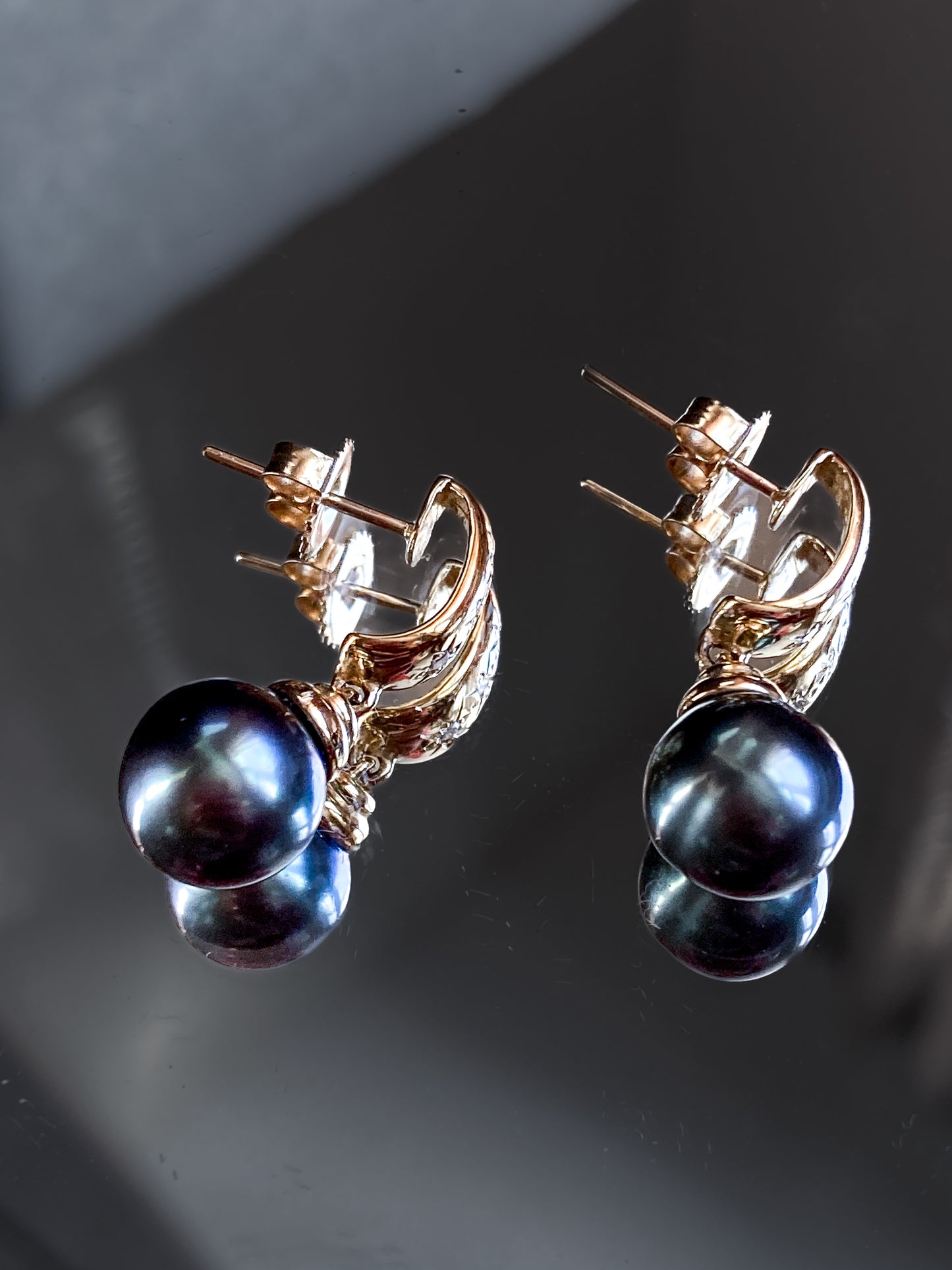 Vintage 18K Yellow Gold Triple Diamond Black Pearl Dangle Earrings