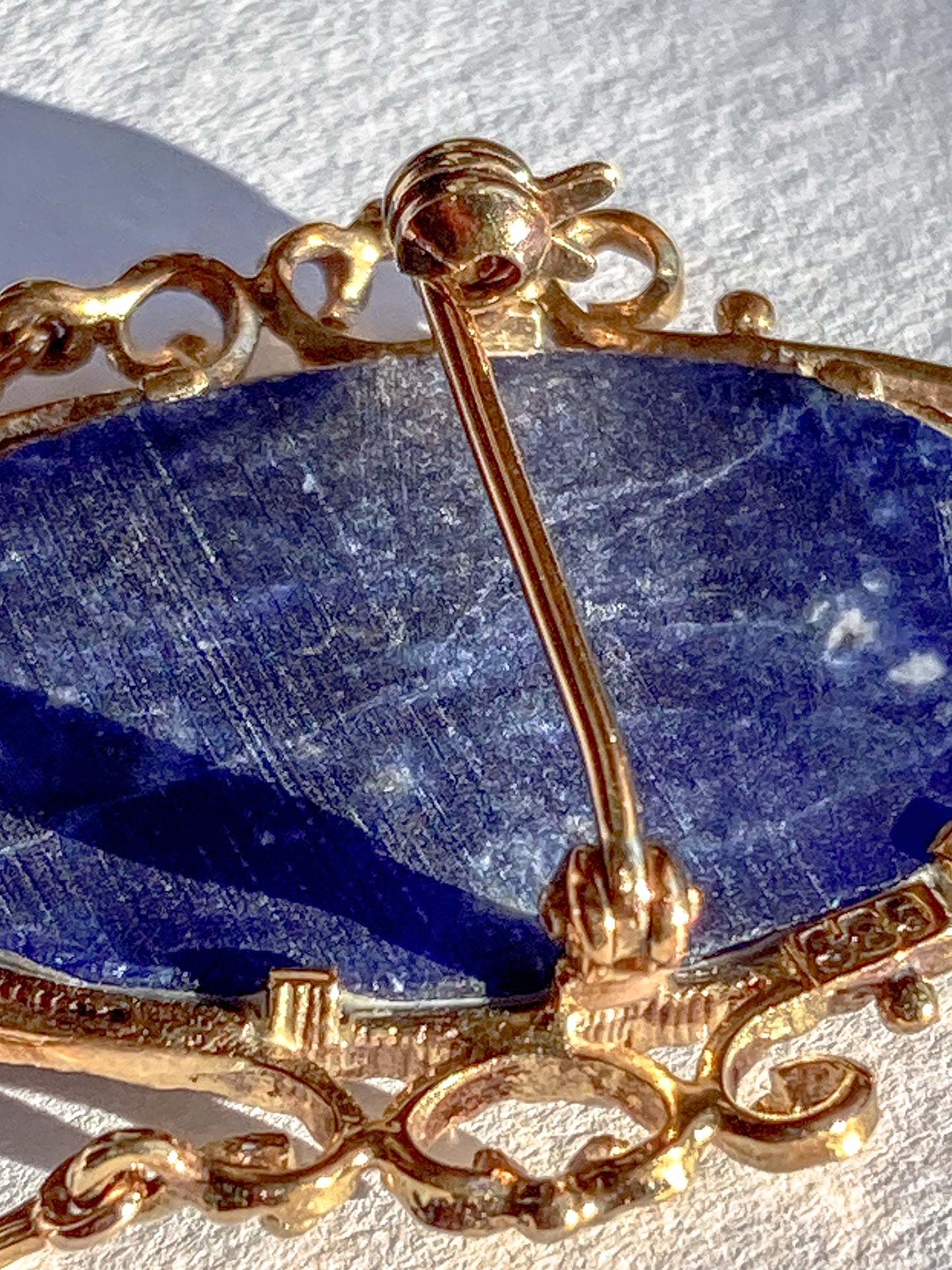 Vintage 14K Yellow Gold Filigree Oval Lapis Lazuli Pearl Dangle Brooch Pin