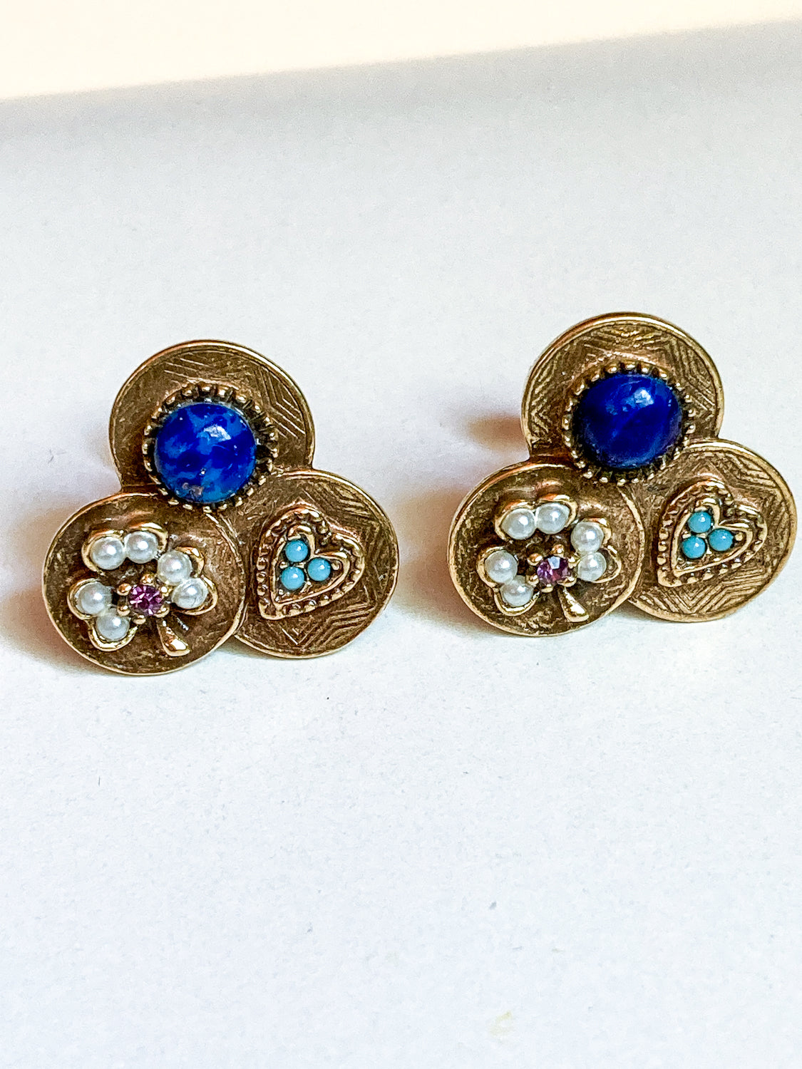 Vintage Gold Tone Lucky Charm Heart Shamrock Lapis Screwback Earrings