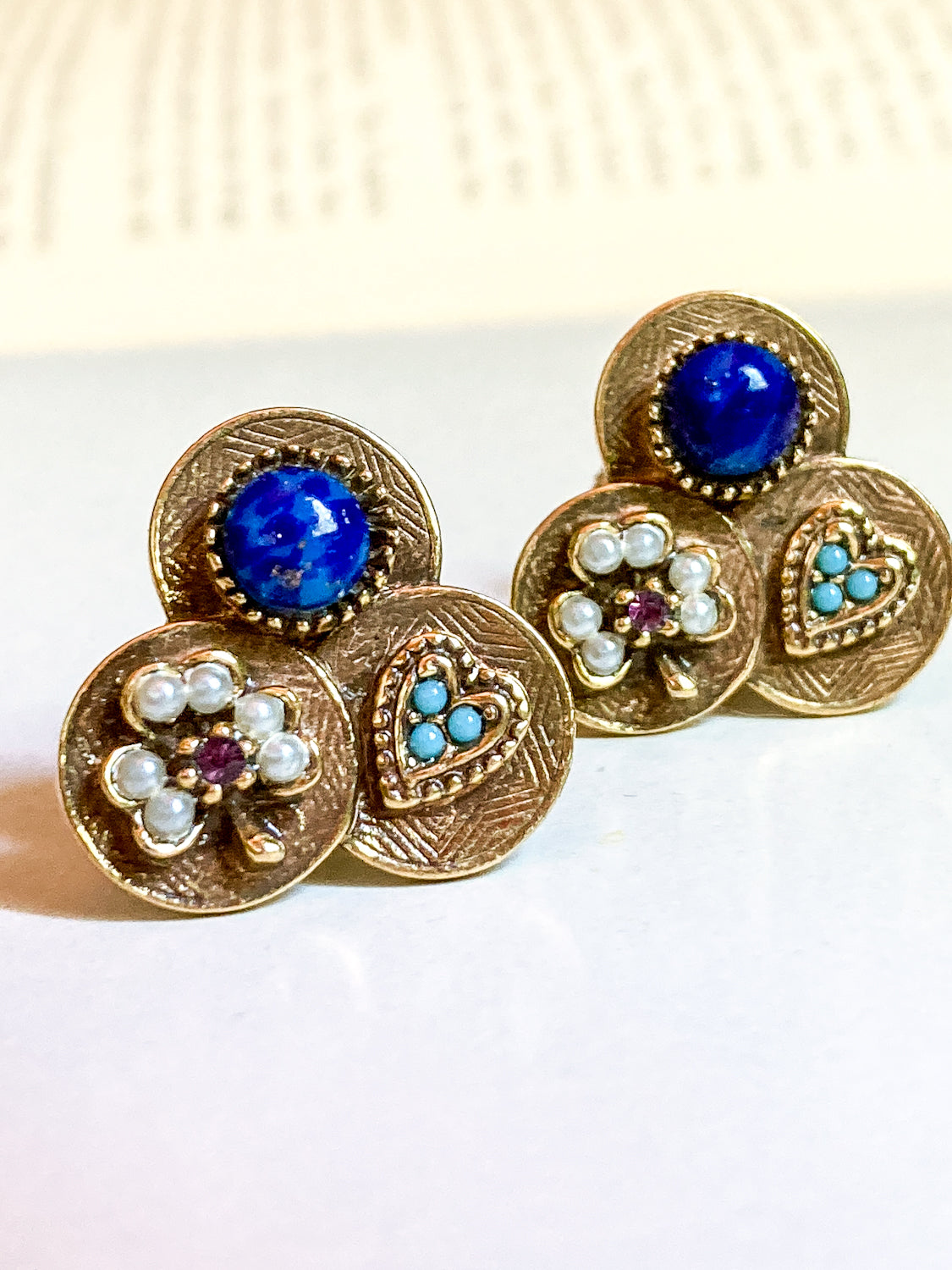 Vintage Gold Tone Lucky Charm Heart Shamrock Lapis Screwback Earrings