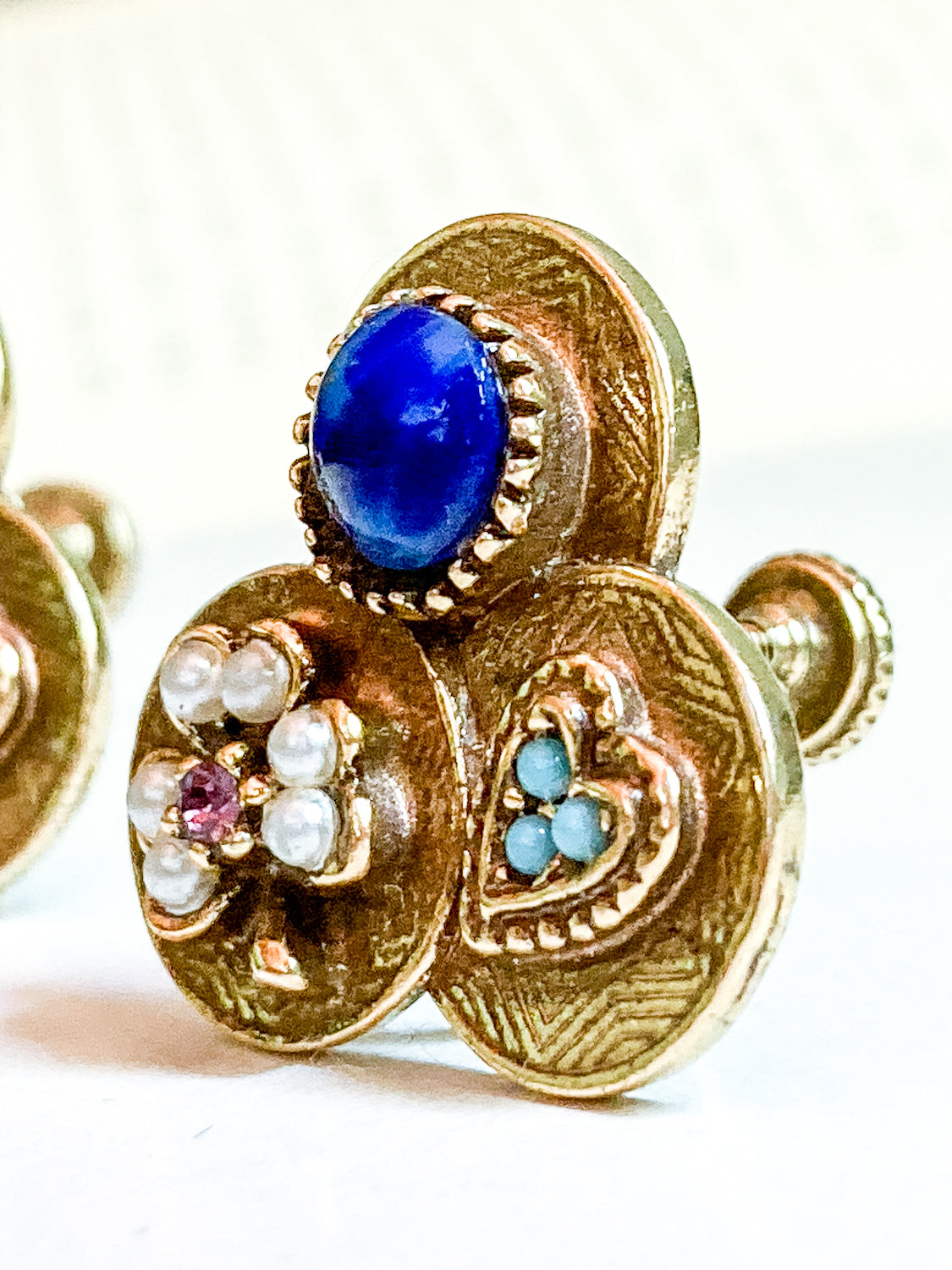 Vintage Gold Tone Lucky Charm Heart Shamrock Lapis Screwback Earrings