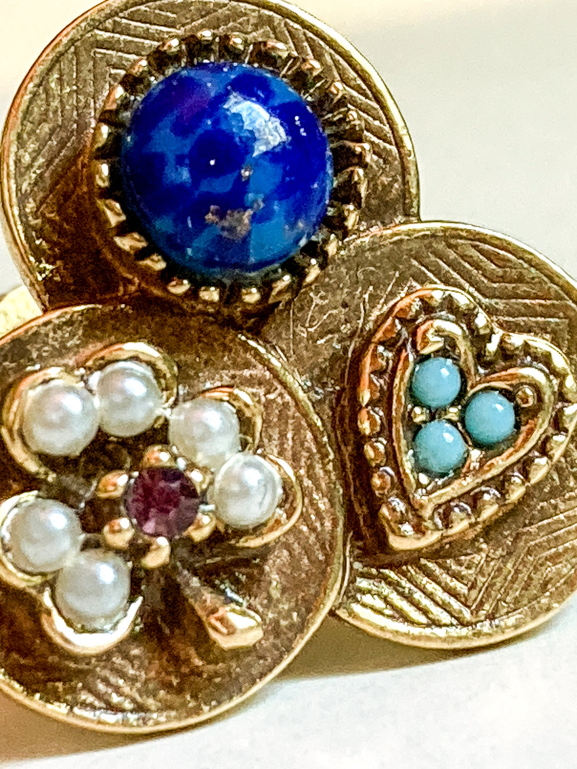 Vintage Gold Tone Lucky Charm Heart Shamrock Lapis Screwback Earrings