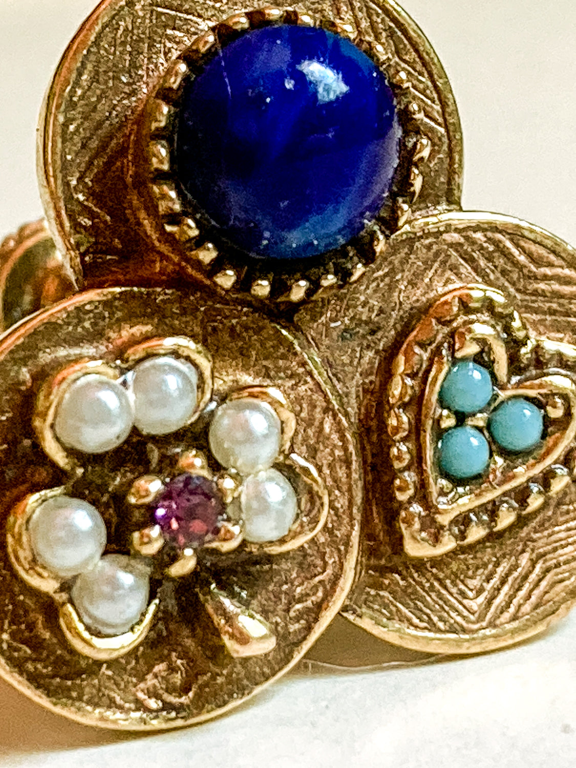 Vintage Gold Tone Lucky Charm Heart Shamrock Lapis Screwback Earrings