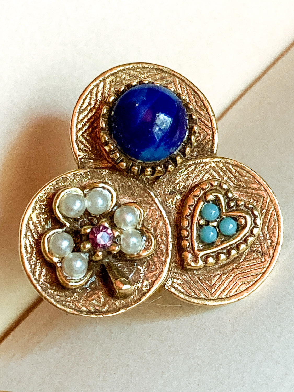 Vintage Gold Tone Lucky Charm Heart Shamrock Lapis Screwback Earrings