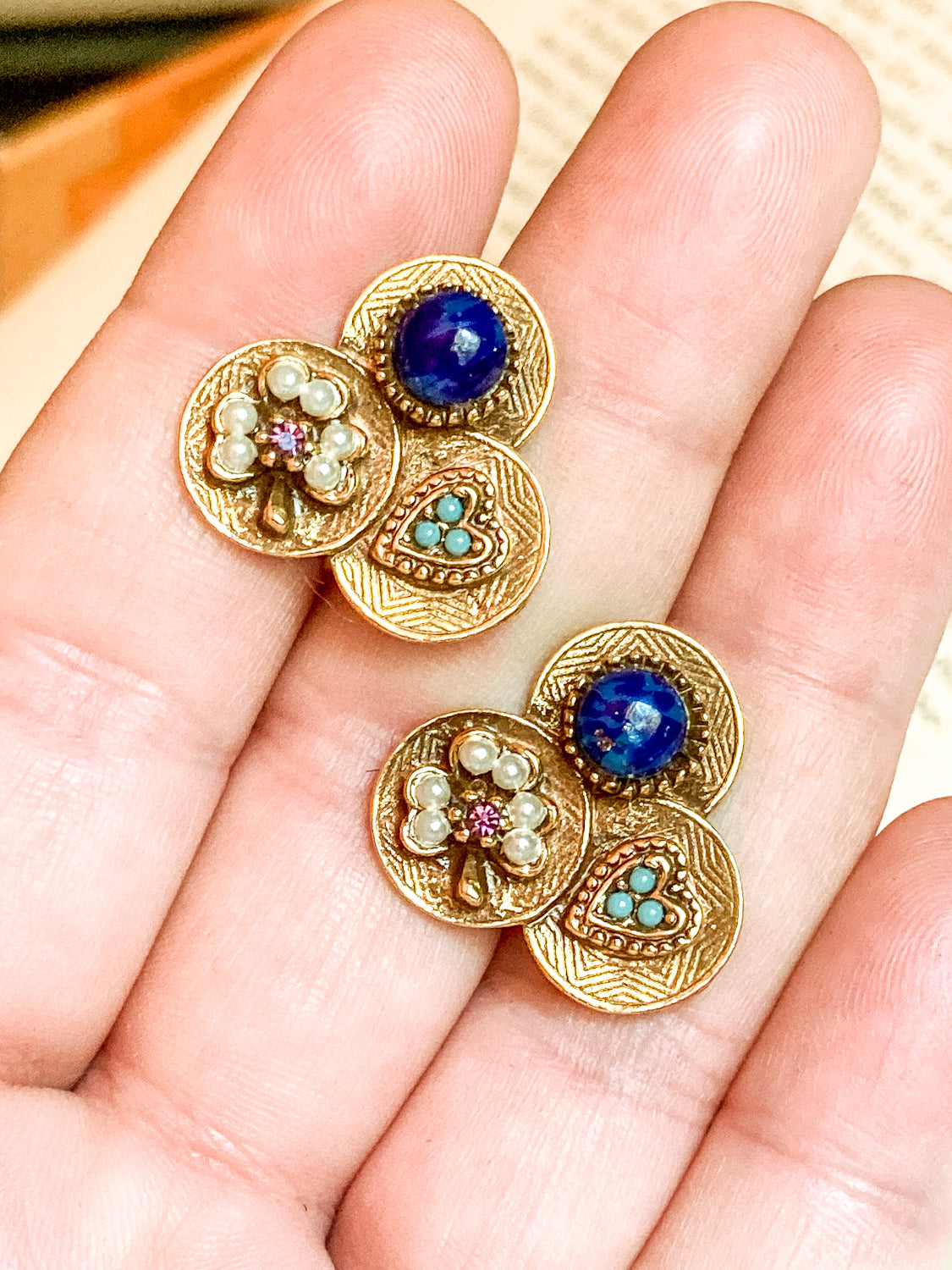 Vintage Gold Tone Lucky Charm Heart Shamrock Lapis Screwback Earrings