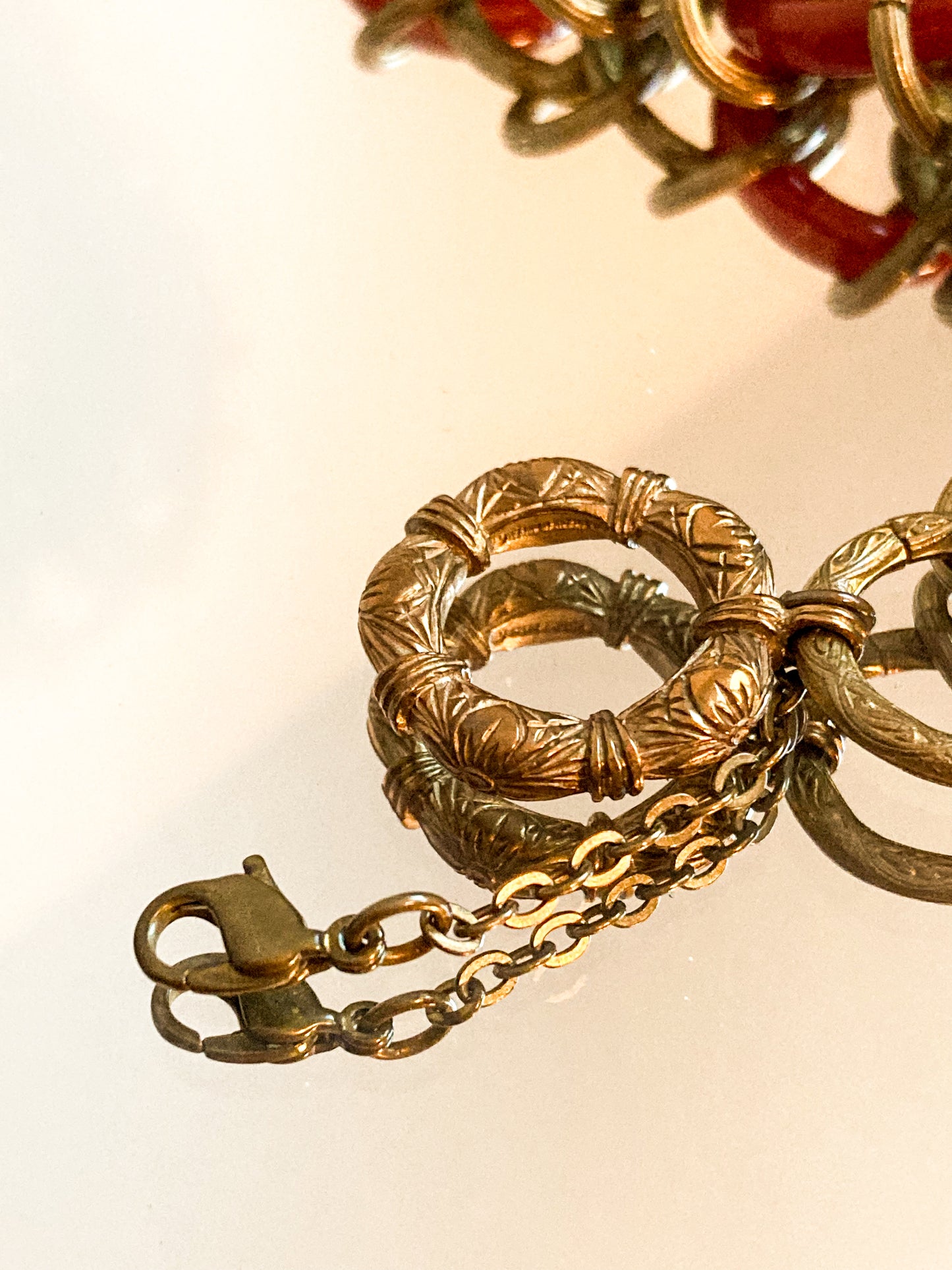 Vintage Gold Toned Circular Rust Red Lucite Stone Chain Link Bracelet Stephen Dweck