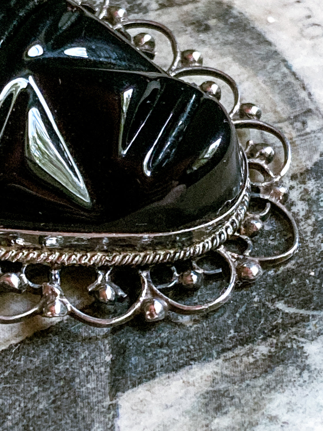 Vintage Mexico Sterling Silver 925 Carved Black Onyx Abstract Face Filigree Brooch