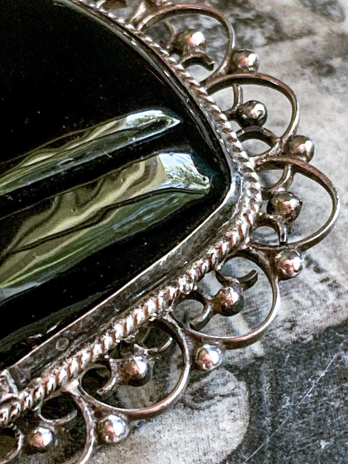 Vintage Mexico Sterling Silver 925 Carved Black Onyx Abstract Face Filigree Brooch