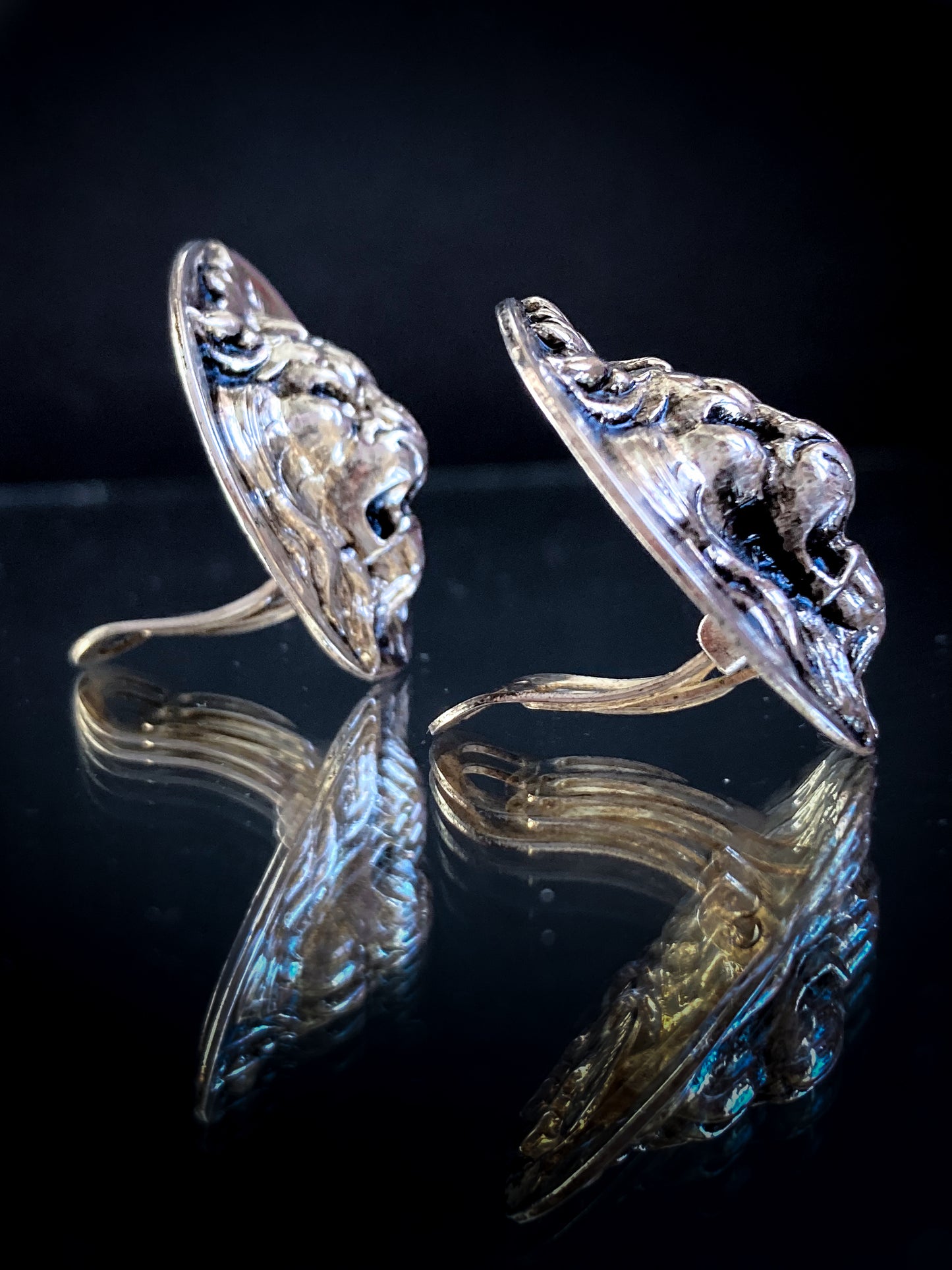 Vintage Particolari Italian Silver Toned Lion Head Clip On Earrings