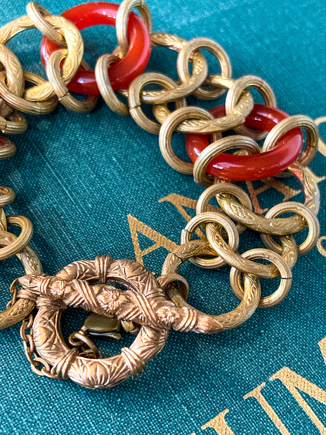 Vintage Gold Toned Circular Rust Red Lucite Stone Chain Link Bracelet Stephen Dweck