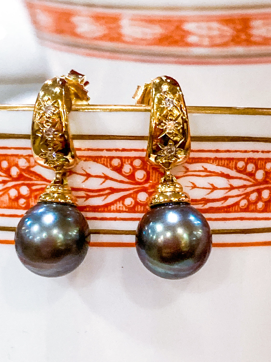 Vintage 18K Yellow Gold Triple Diamond Black Pearl Dangle Earrings