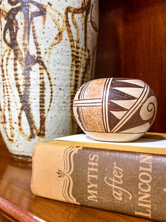 Vintage Rosalie T Kaye Hopi Tribe Hand Decorated Mini Pottery Vase