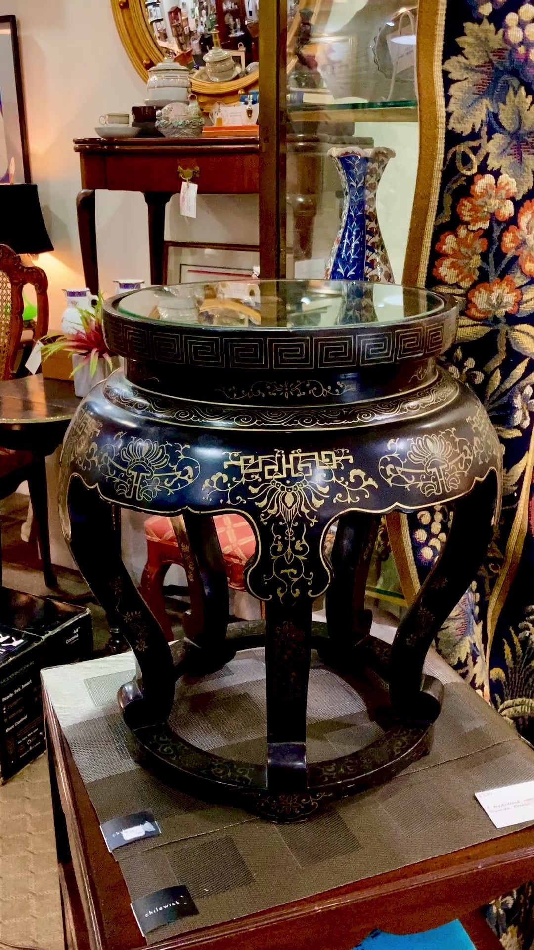 Vintage Applied Stone Roses Bird Gold Detailed Black Lacquer Round Side Table