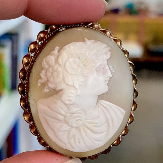 Vintage Twist Oval Gold Toned Italian Shell Carved Cameo Brooch Pin