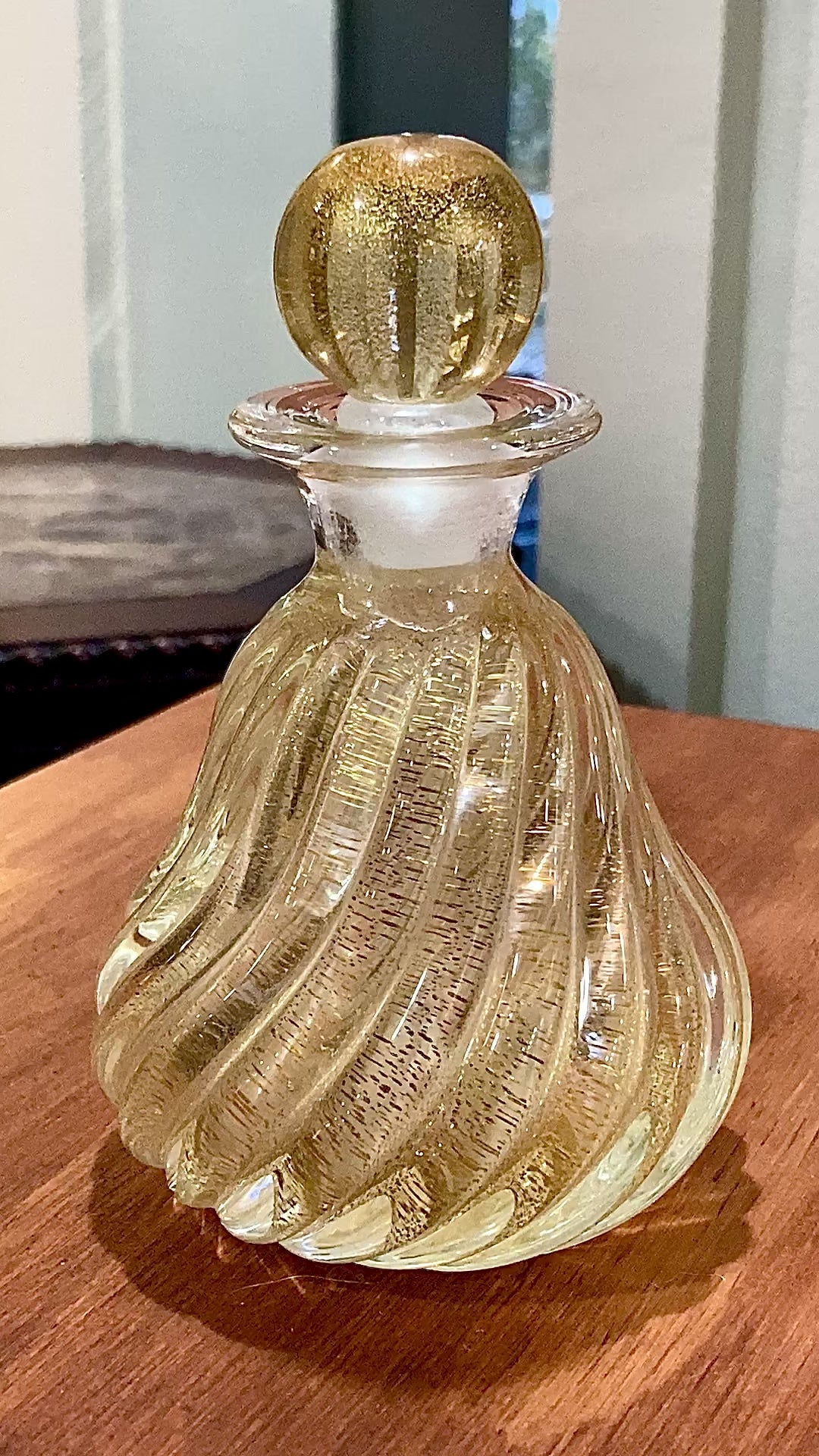 Vintage Murano Italian Hand Blown Mesmerizing Gold Fleck Glass Scent Bottle