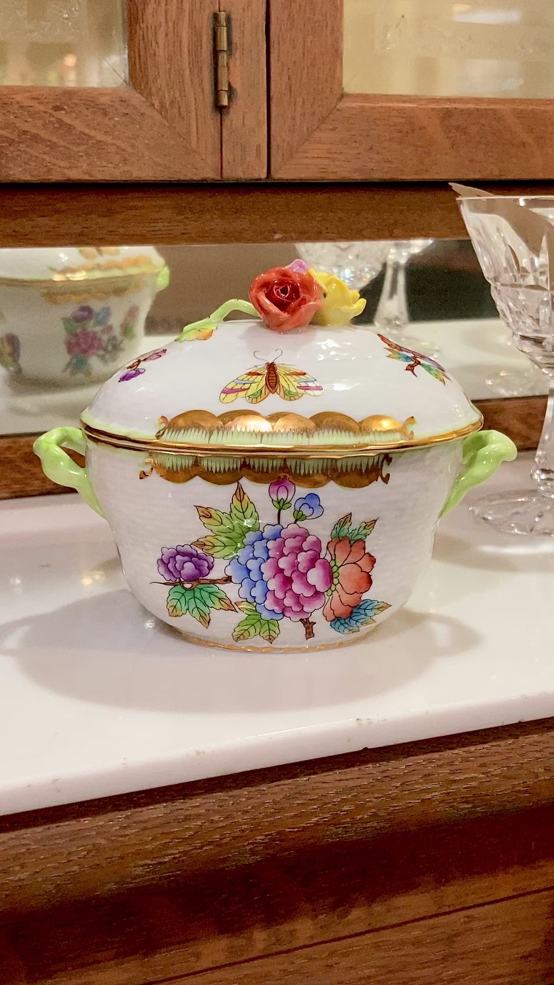 Miniature Queen Victoria Pattern Herend Hand Painted Porcelain Bonbonniere Jar