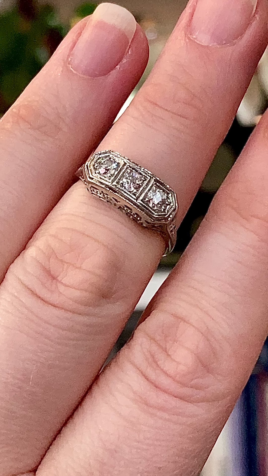 Vintage Art Deco 10K White Gold Filigree Triple Diamond Round Cut Ring